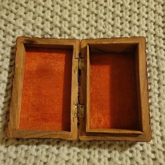 Vintage Handmade Wooden Floral Carving Jewelry Trinket Box India Wood - Picture 6 of 6